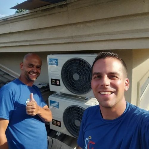 Equipe D2 após atendimento de climatização